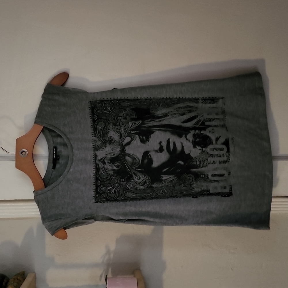 Tally Ho Gray Graphic Sleeveless Top